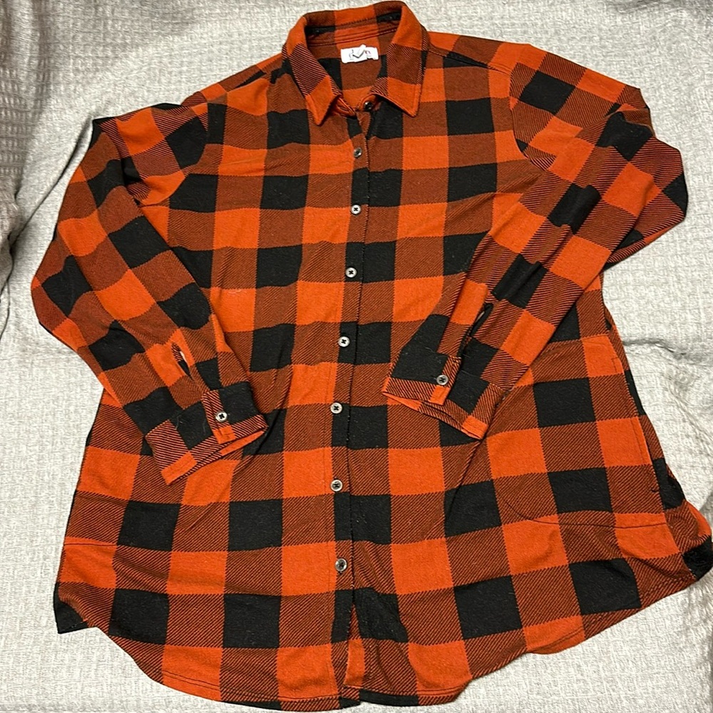 Denim and Company size extra large button up plaid long sleeve shirt